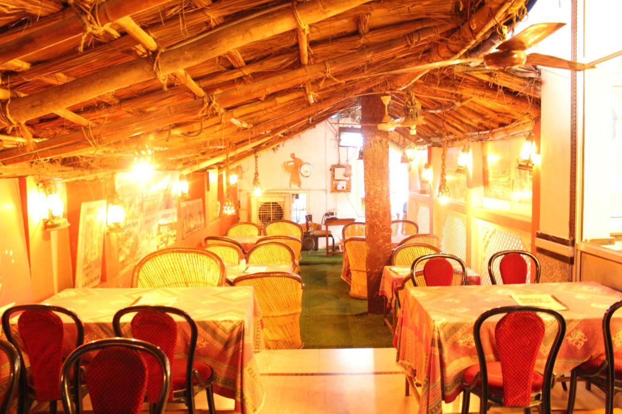 Hotel The Chit Chat Palace Jaipur Ngoại thất bức ảnh